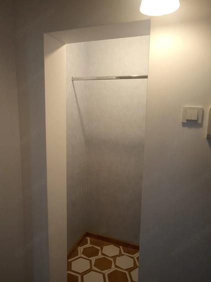 Apartament cu 3 camere semidecomandat în Mazepa 1