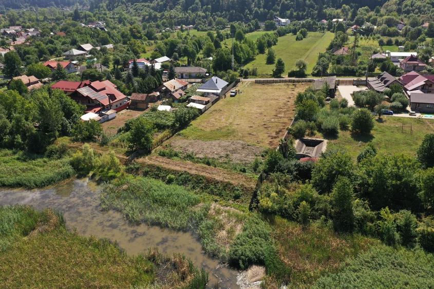 Teren Construcții intravilan de 2587 mp, în Pângărați