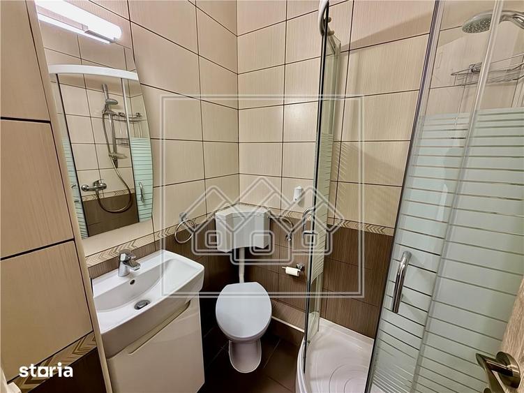 Apartament cu 4 camere în Vasile Aaron