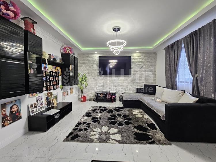 Casă individuală cu 5 camere cu Canalizare în Jucu de Sus