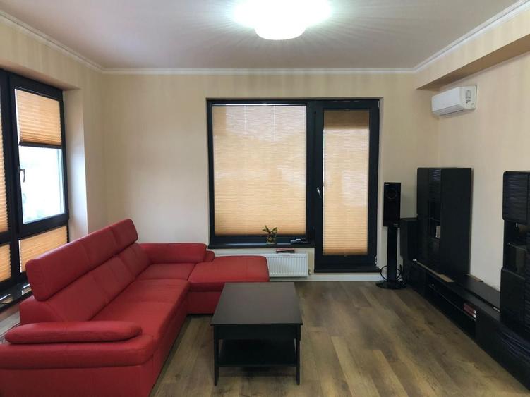Apartament cu 3 camere, mobilat în Nord-Est
