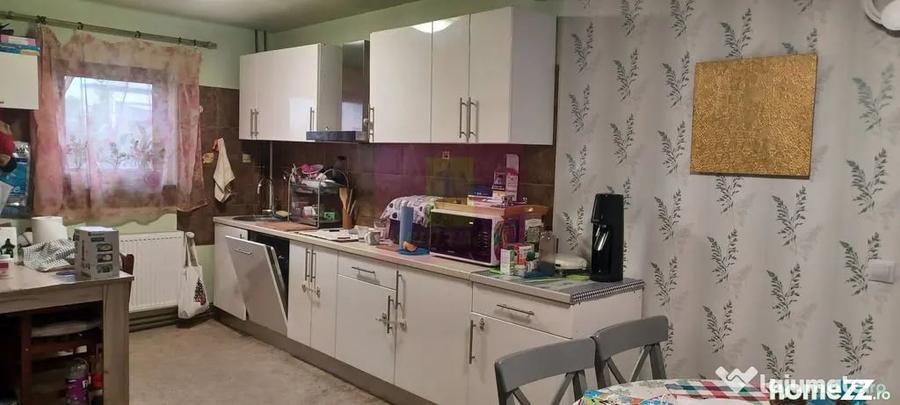 Casă cu 4 camere cu Teren 500 Mp în Săbăreni