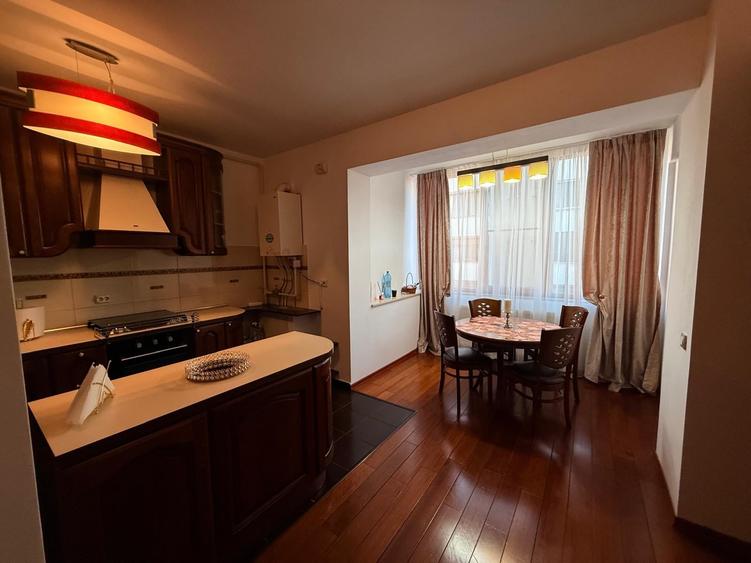 Apartament cu 3 camere decomandat, mobilat în Baba Novac