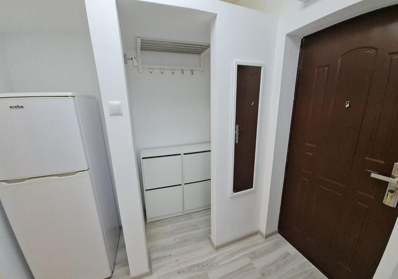 Apartament cu 2 camere semidecomandat, mobilat în Grivița