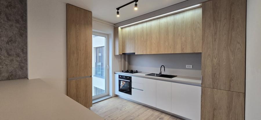 Apartament cu 3 camere decomandat, mobilat în Dacia