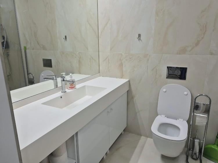 Apartament cu 2 camere semidecomandat, mobilat în Pipera