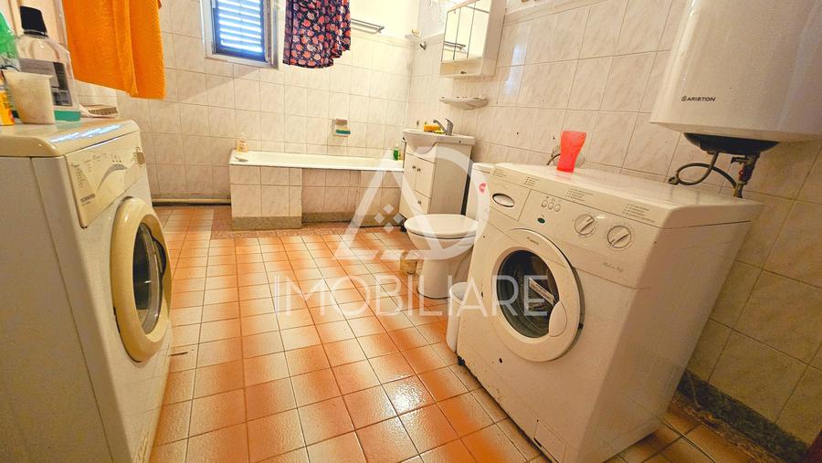 Casă individuală cu 6 camere cu Teren 3778 Mp în 9 Mai