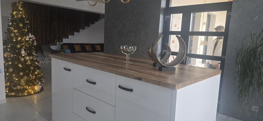 Casă cu 4 camere cu Teren 1500 Mp în Apateu
