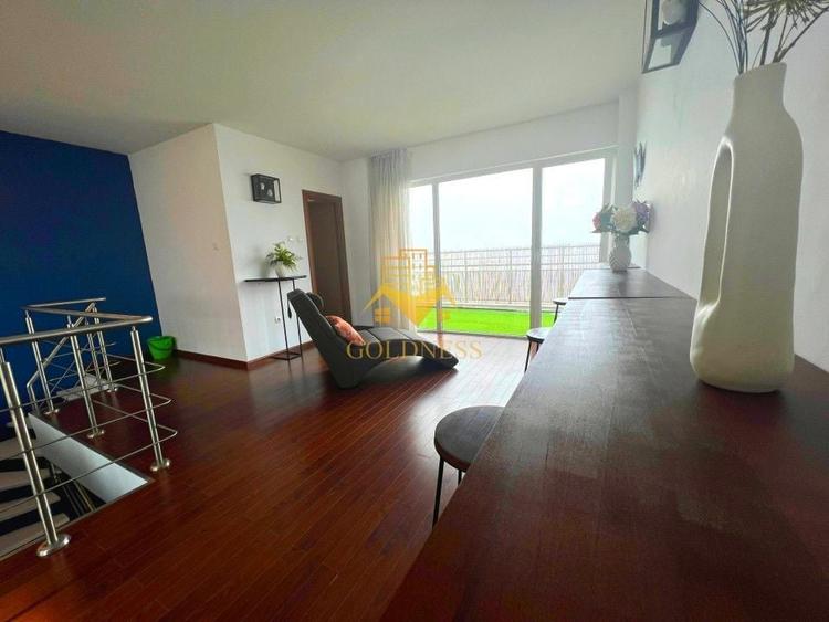 Apartament cu 5 camere semidecomandat, mobilat în Bună Ziua
