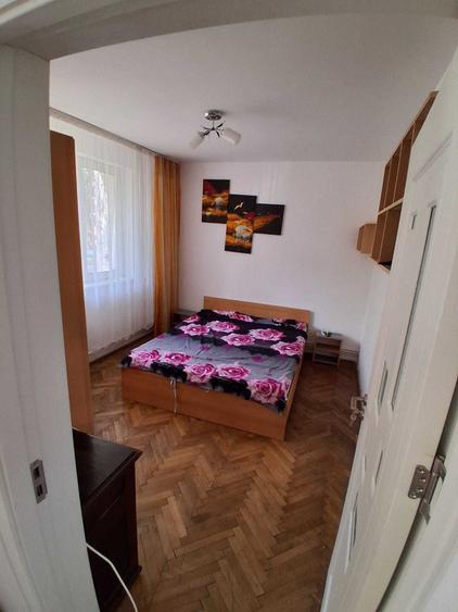 Apartament cu 3 camere semidecomandat în Nord