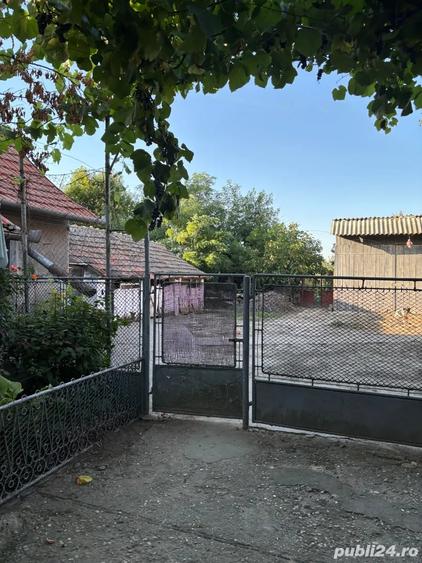Casă cu 5 camere cu Teren 1800 Mp în Crai Nou