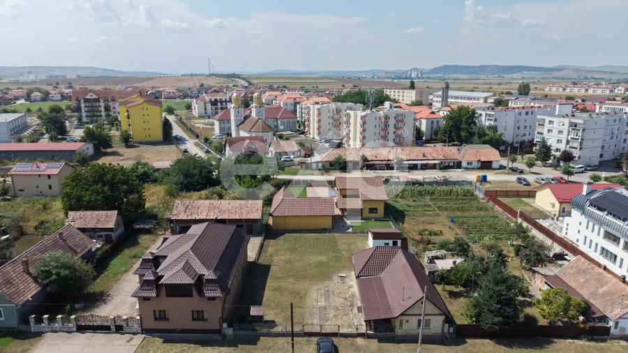 Casă individuală cu 3 camere cu Canalizare în Iernut