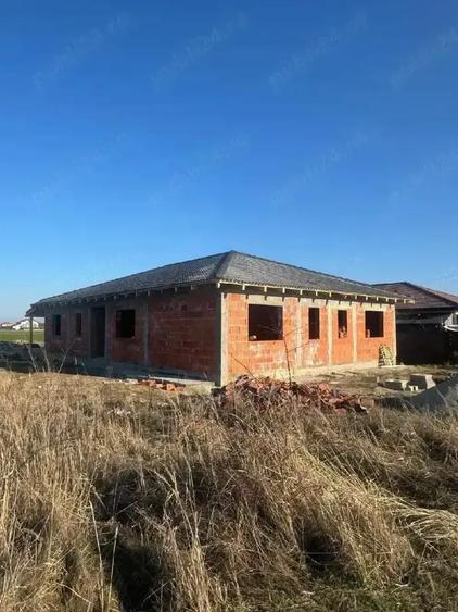 Casă cu Teren 820 Mp în Șag