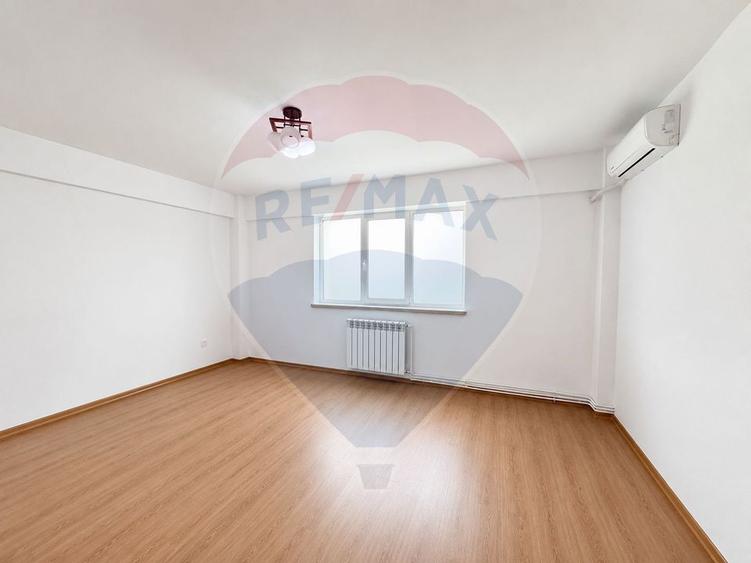 Casă cu 6 camere cu Teren 180 Mp în Giulești