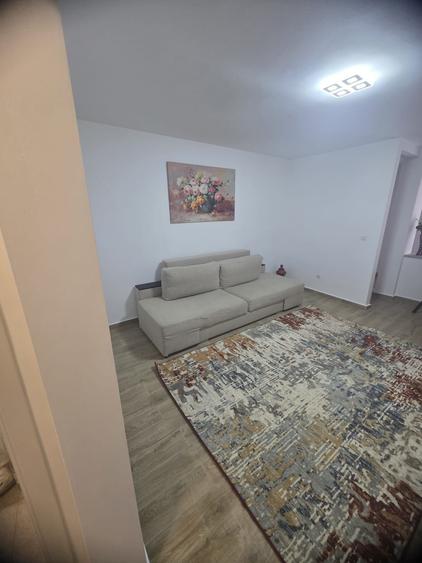 Garsonieră decomandată în Rogerius