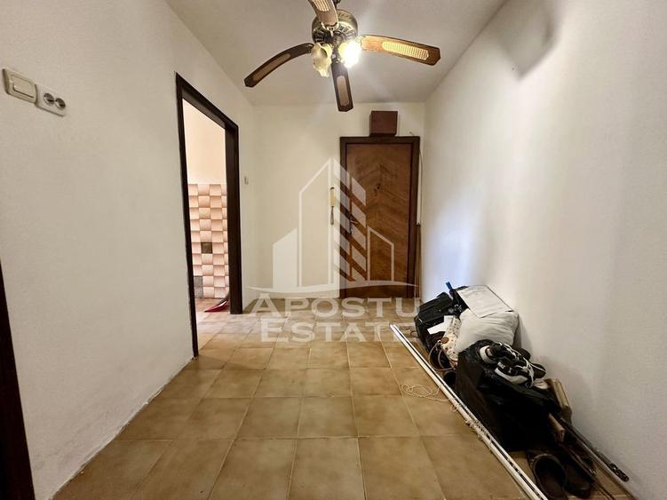 Apartament cu o camera, decomandat, zona Buziasului - 2