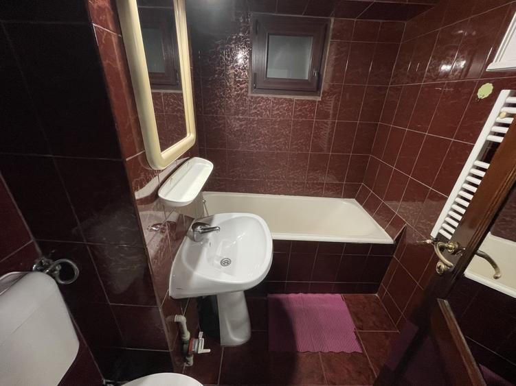 Apartament cu 3 camere decomandat, mobilat în Colentina