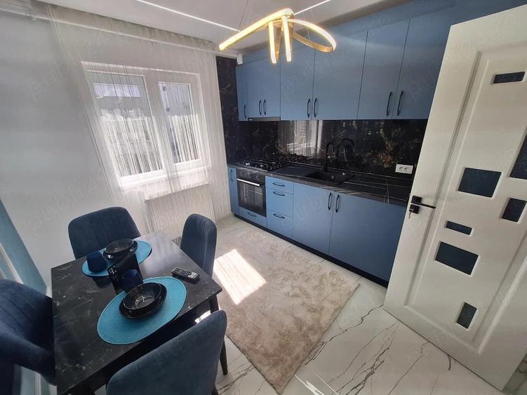 Apartament cu 3 camere semidecomandat în Dâmbovița