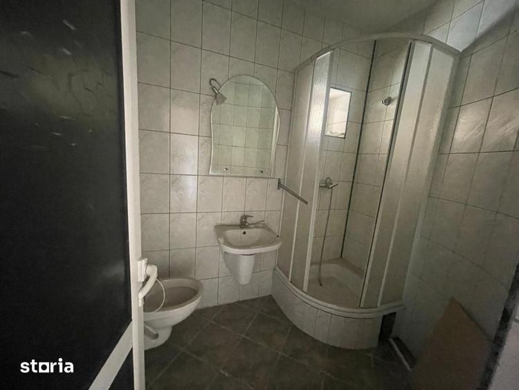 Casa pentru investitie, pretabila inchiriere sau activitate comerciala - 12