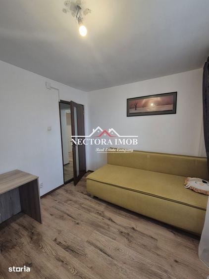 Apartament cu 3 camere semidecomandat în Decebal