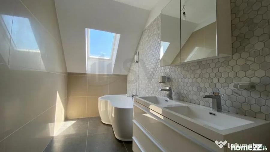 Casă cu 5 camere cu Teren 430 Mp în Corbeanca
