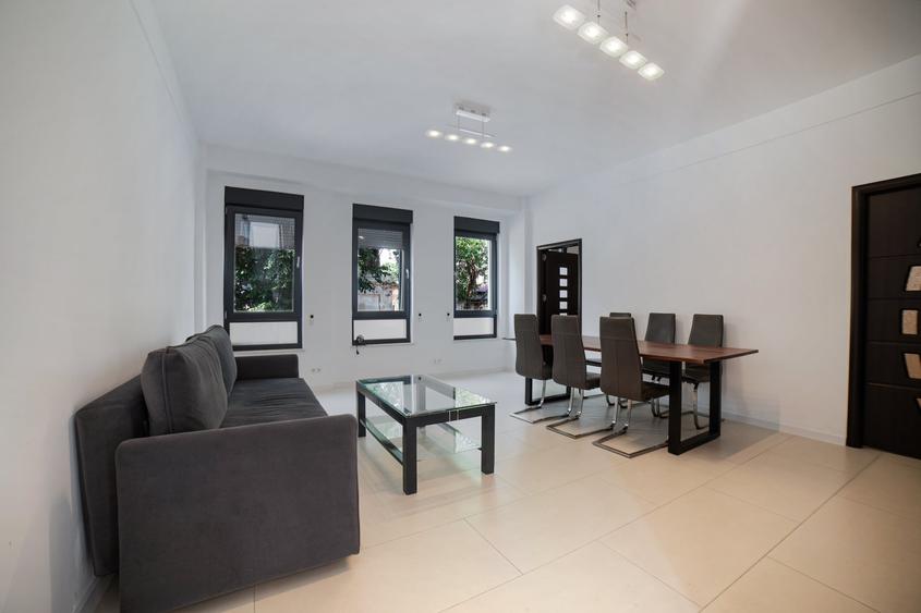 Apartament cu 2 camere semidecomandat, mobilat în Turda