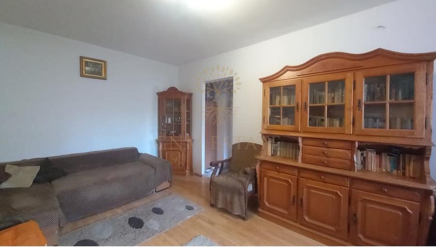 Apartament cu 4 camere semidecomandat, mobilat în Brâncoveanu