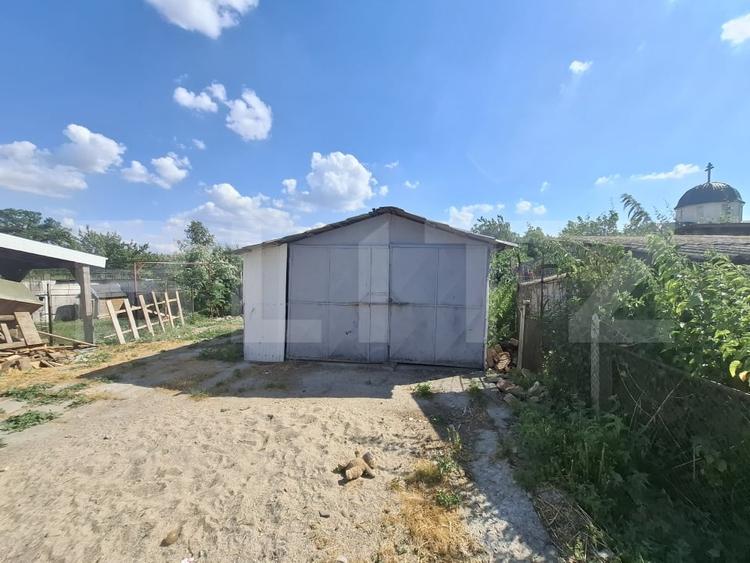 Casă individuală cu 3 camere cu Canalizare în Lazuri