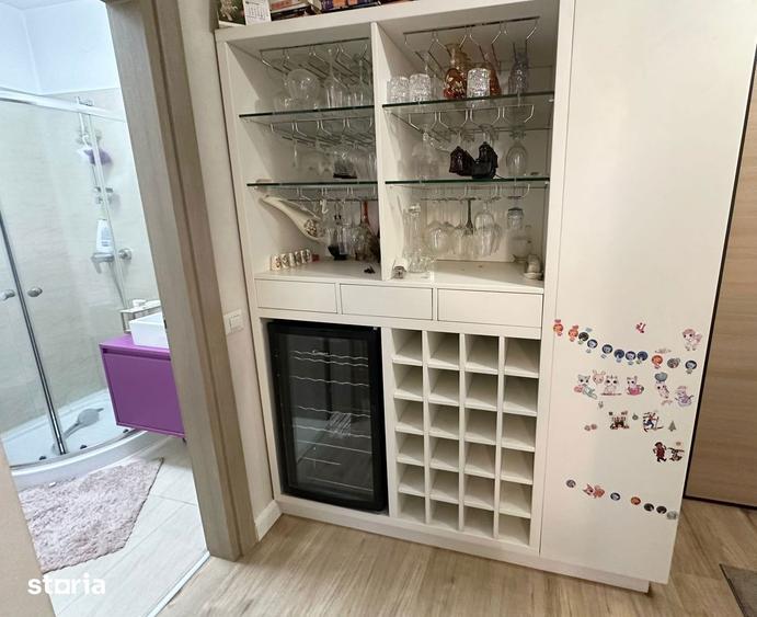 Apartament cu 3 camere, mobilat în Băneasa