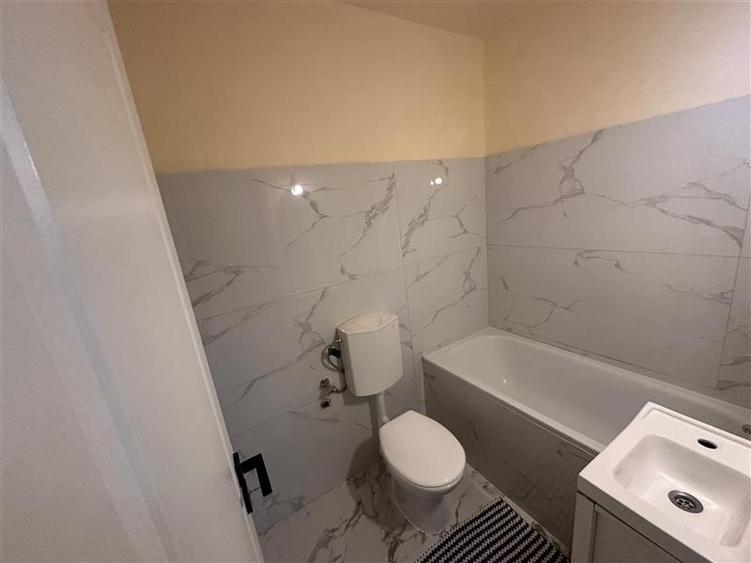 Garsonieră decomandată în Soarelui