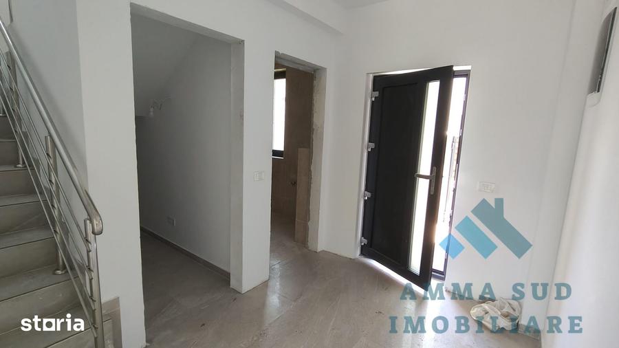 Casă cu 5 camere cu Teren 344 Mp în Central