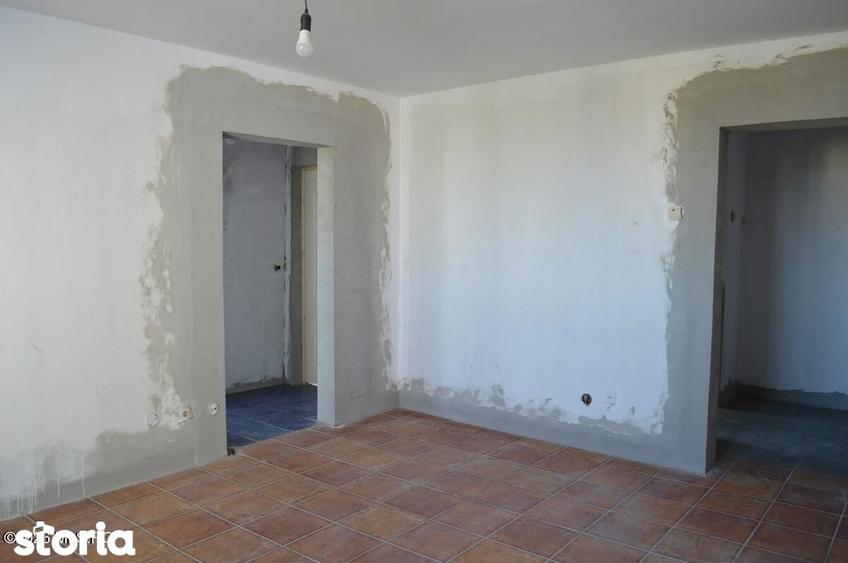 Apartament cu 3 camere în Războieni