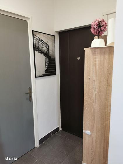 Apartament cu 2 camere semidecomandat în Berceni
