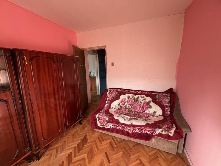 Apartament de inchiriat in Vlaicu,3 camere decomandate,etajul 2 - 3