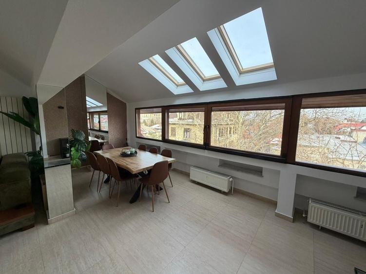 Apartament cu 4 camere decomandat, mobilat în Cotroceni