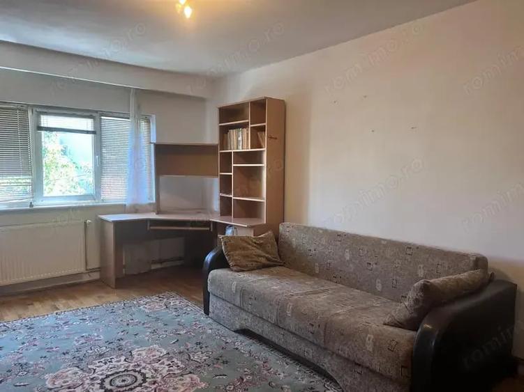 Apartament cu 2 camere decomandat în Liliacului
