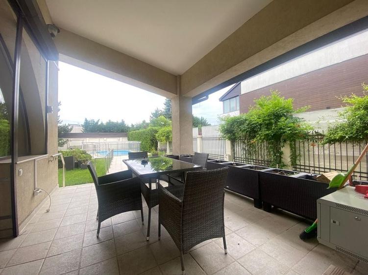 Casă individuală cu 6 camere cu Piscina în Iancu Nicolae