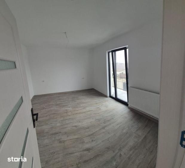 Casă cu 4 camere cu Teren 250 Mp în Lumina