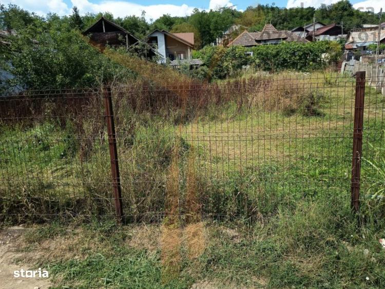 Casă cu 2 camere cu Teren 1020 Mp în Brănești