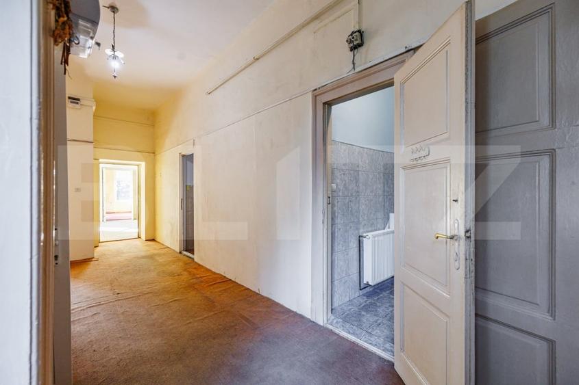 Apartament cu 5 camere decomandat în Sinaia