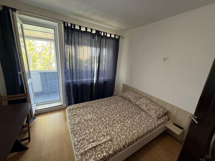 Apartament cu 4 camere semidecomandat în Tomis Nord