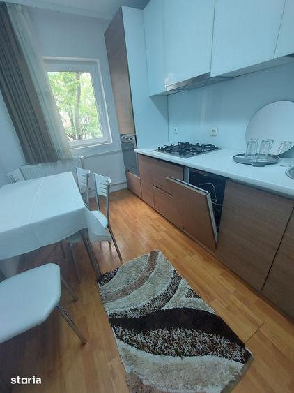Apartament cu 3 camere decomandat în Decebal