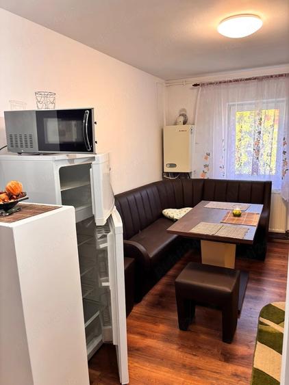 Apartament cu 4 camere decomandat în Central