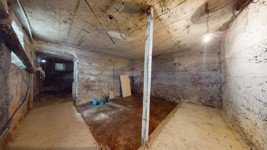 Casă individuală cu 7 camere cu Teren 319 Mp în Centrul Civic