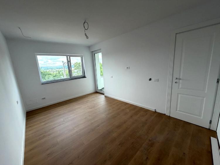 Casă individuală cu 4 camere cu Teren 435 Mp în Miroslava
