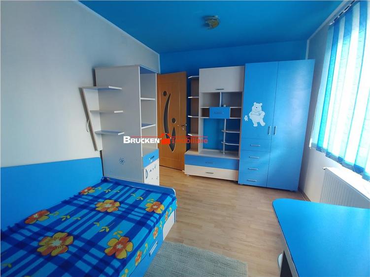 Casă cu 3 camere cu Teren 800 Mp în Central