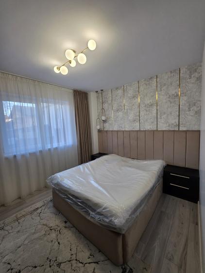 Apartament cu 3 camere decomandat, mobilat în Nicolina
