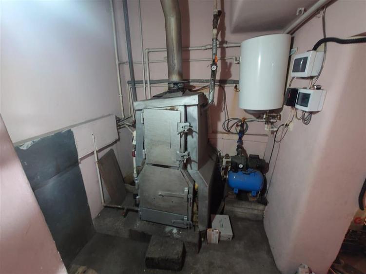 Casă individuală cu 9 camere cu Teren 2339 Mp în Exterior Nord