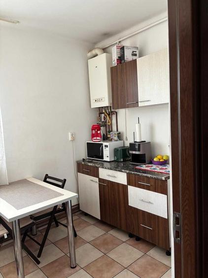 Apartament cu 2 camere semidecomandat în Horea