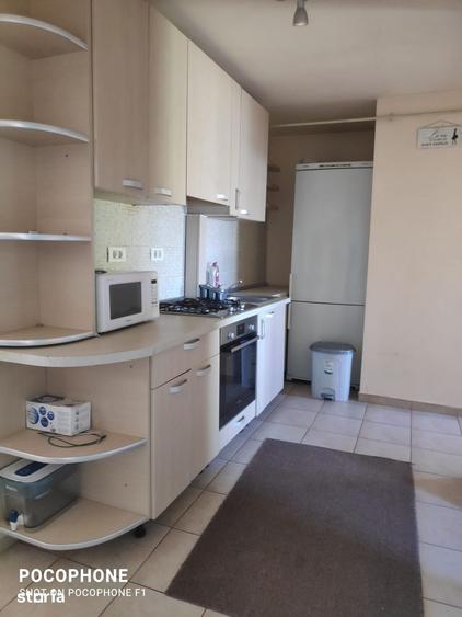 Apartament cu 3 camere decomandat în Ghiroda